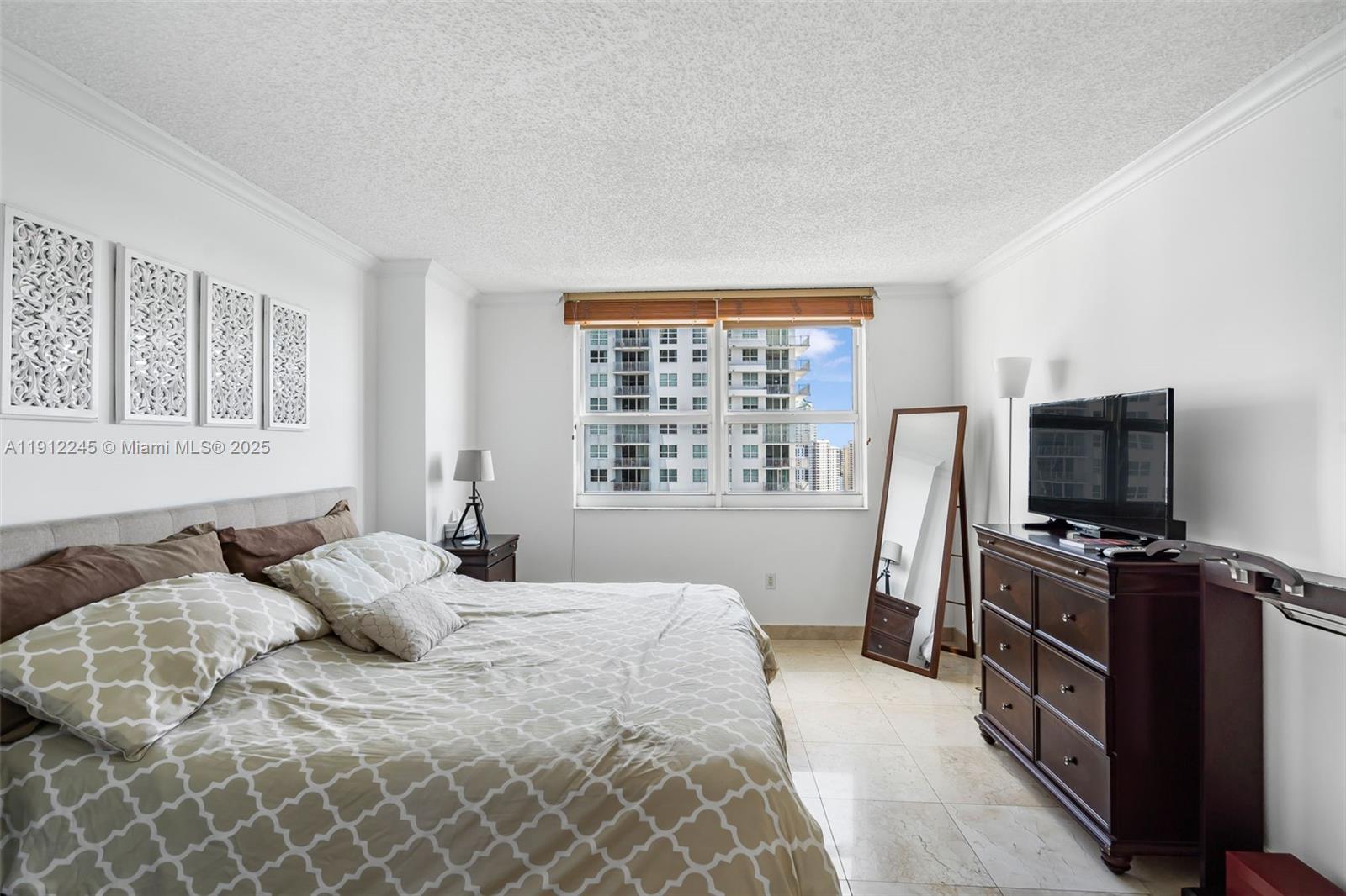 1155 BRICKELL BAY DR # 2708