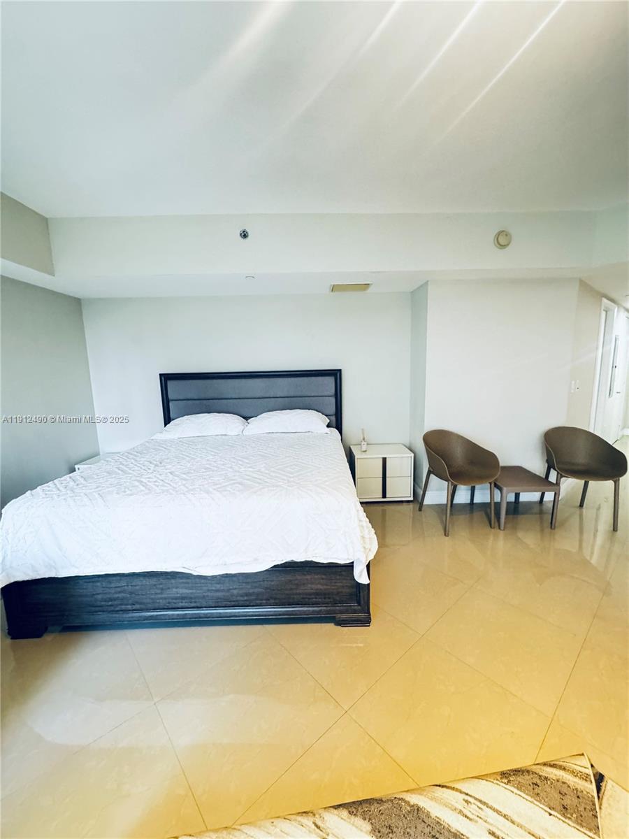 475 Brickell Ave # 808