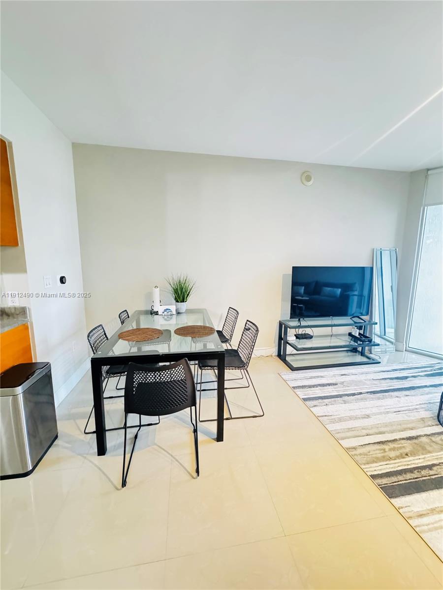 475 Brickell Ave # 808