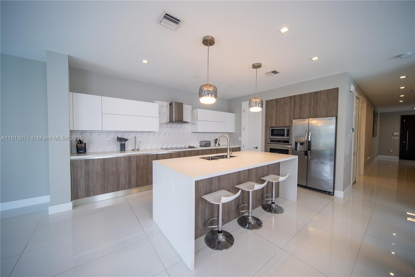 3651 SW 26th St # 3651