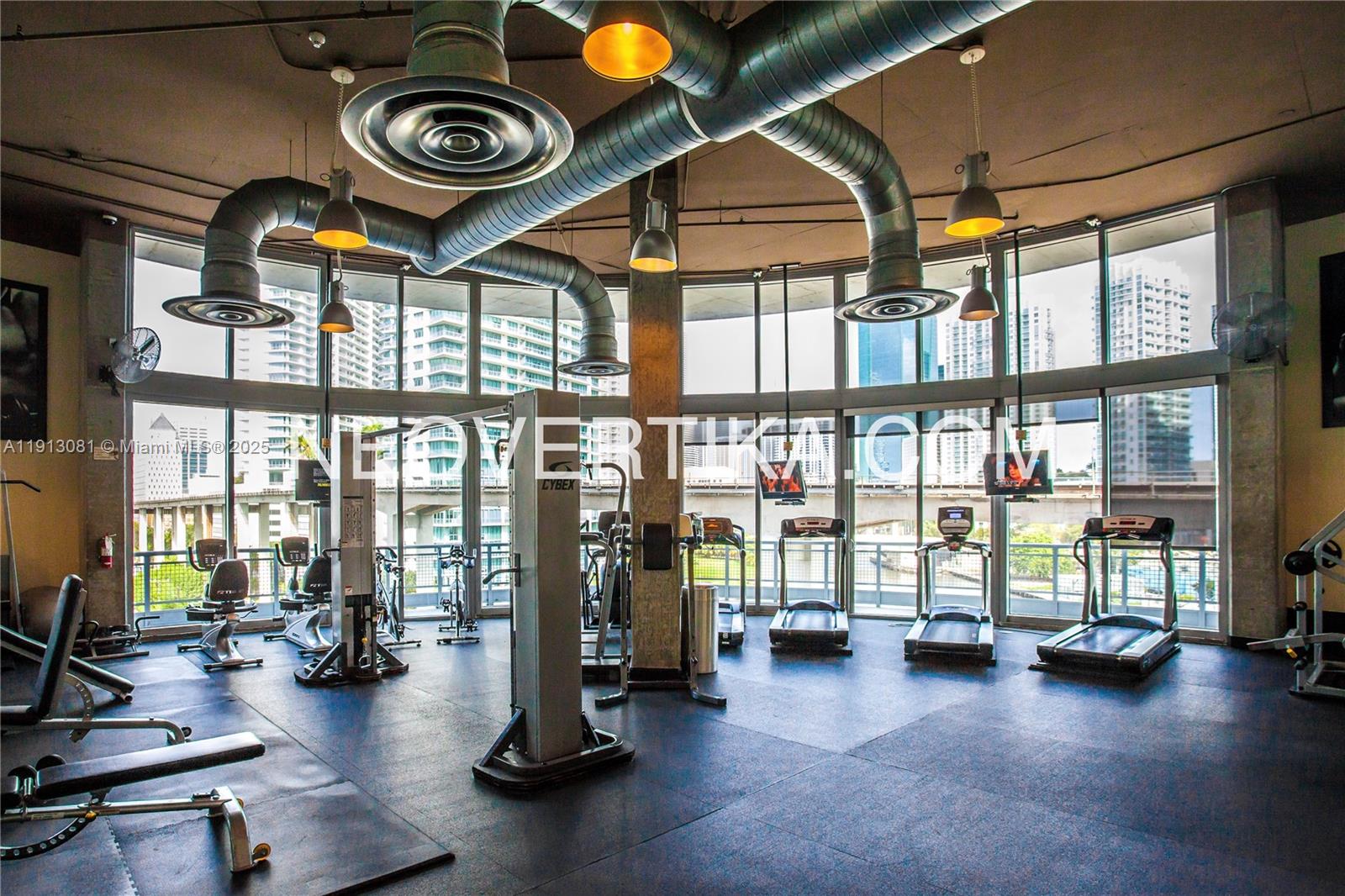 690 SW 1st Ct Unit: PHI20