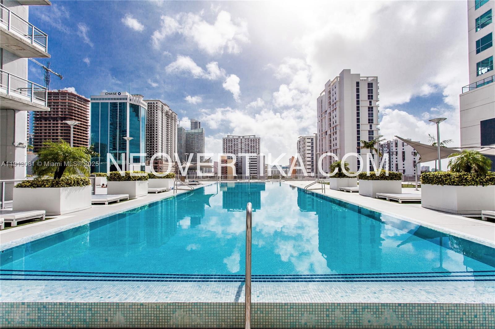 690 SW 1st Ct Unit: PHI20