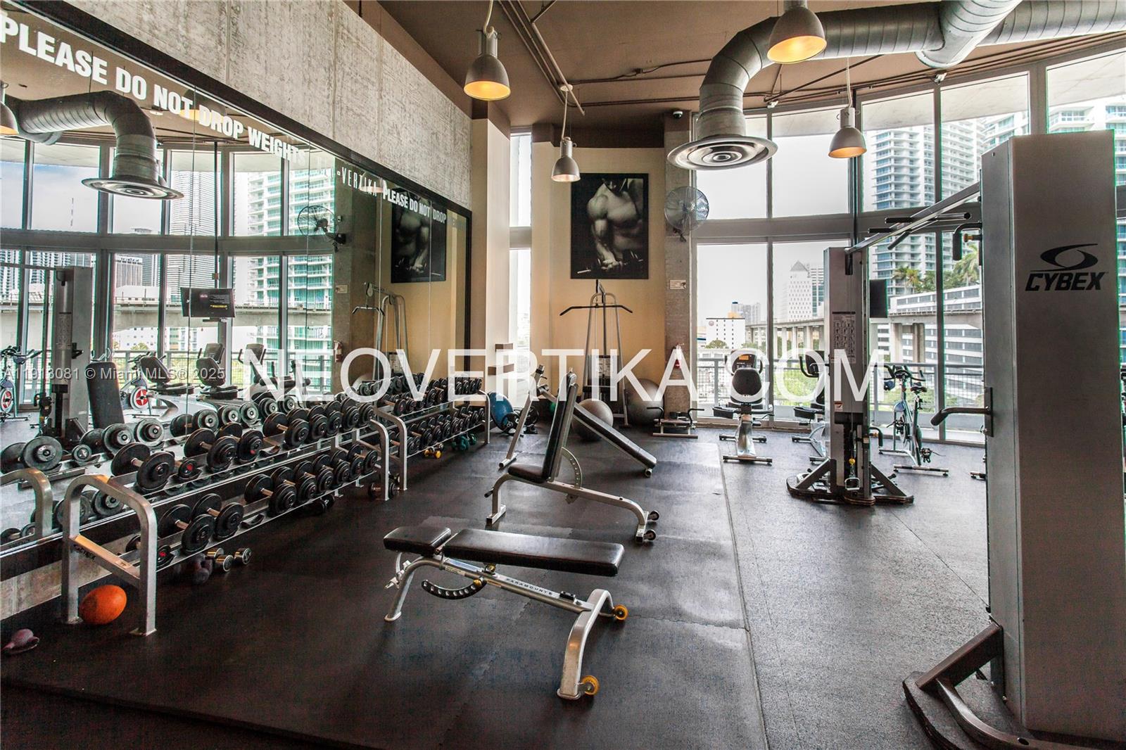 690 SW 1st Ct Unit: PHI20