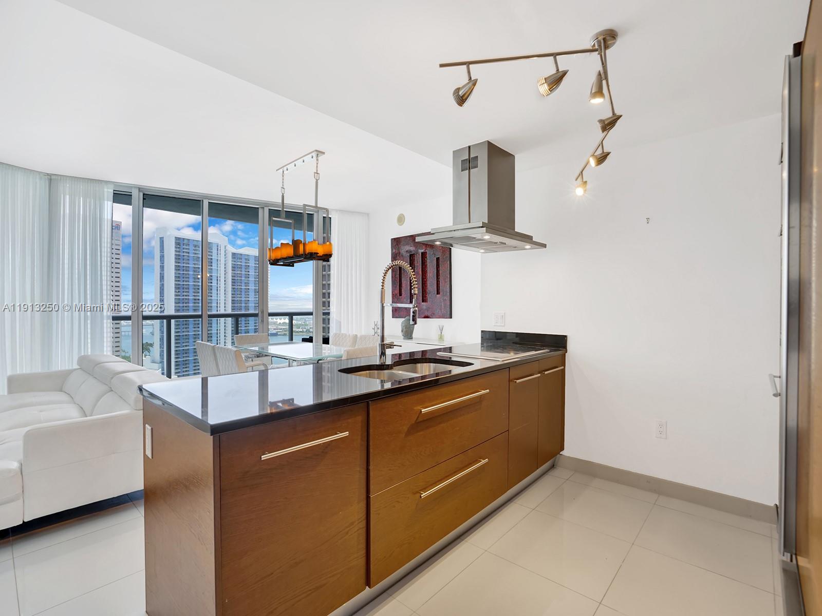 495 Brickell Ave # 2504