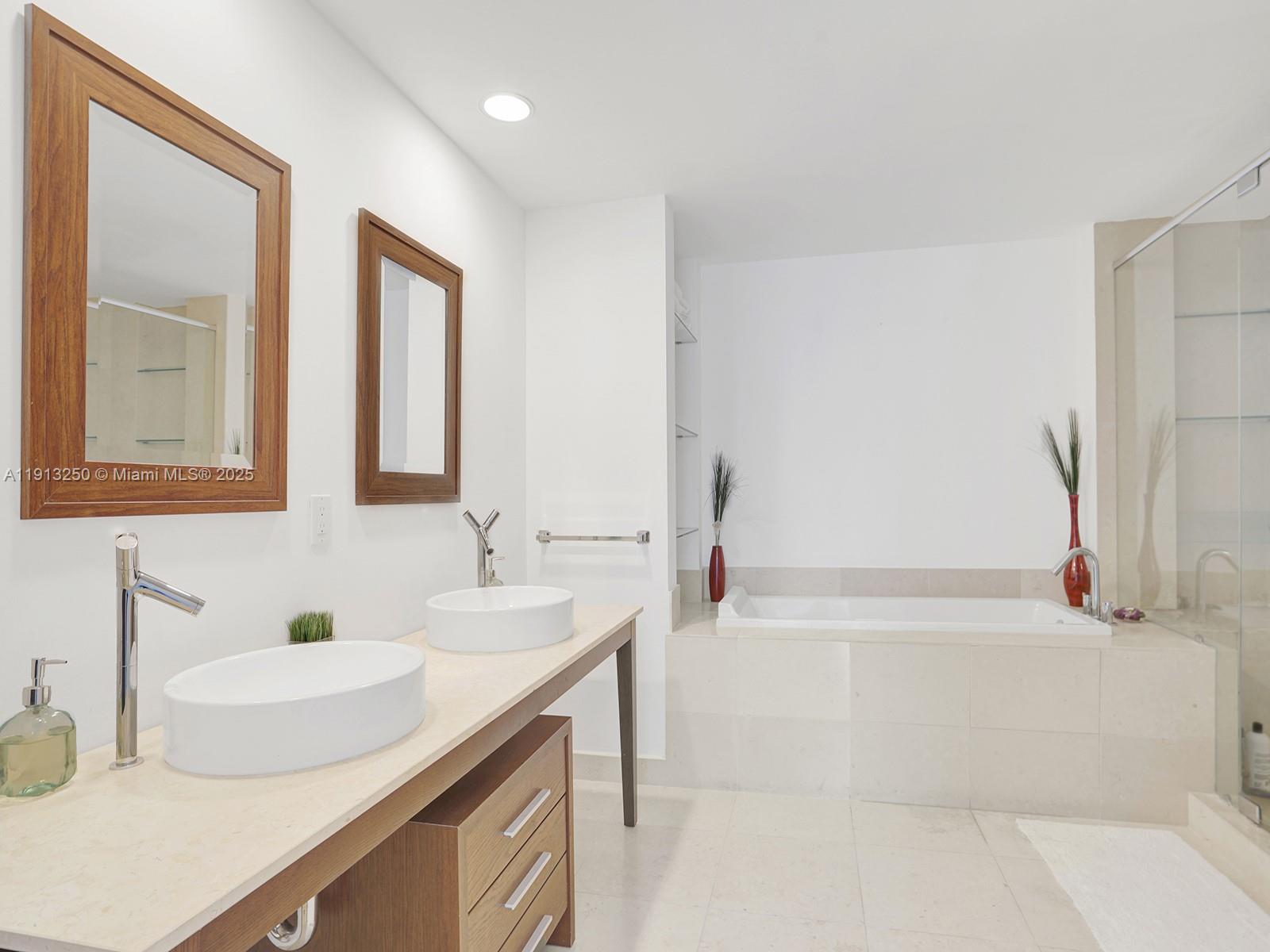 495 Brickell Ave # 2504