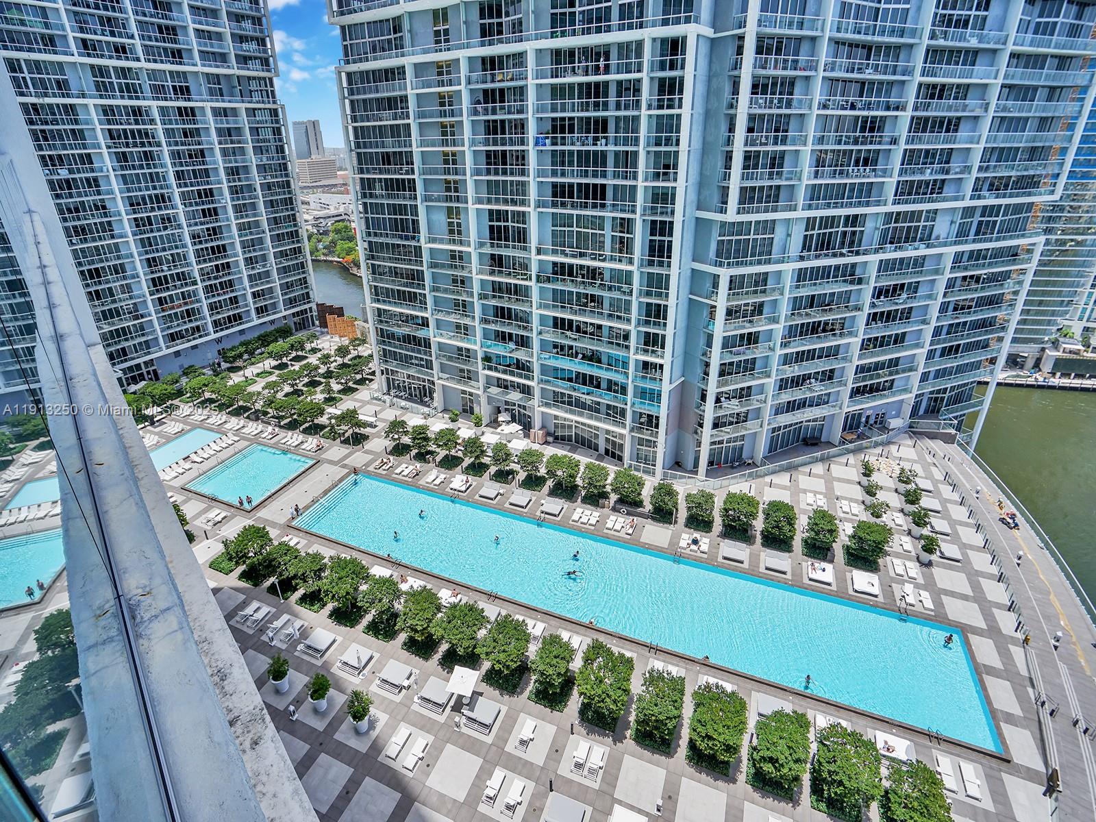 495 Brickell Ave # 2504