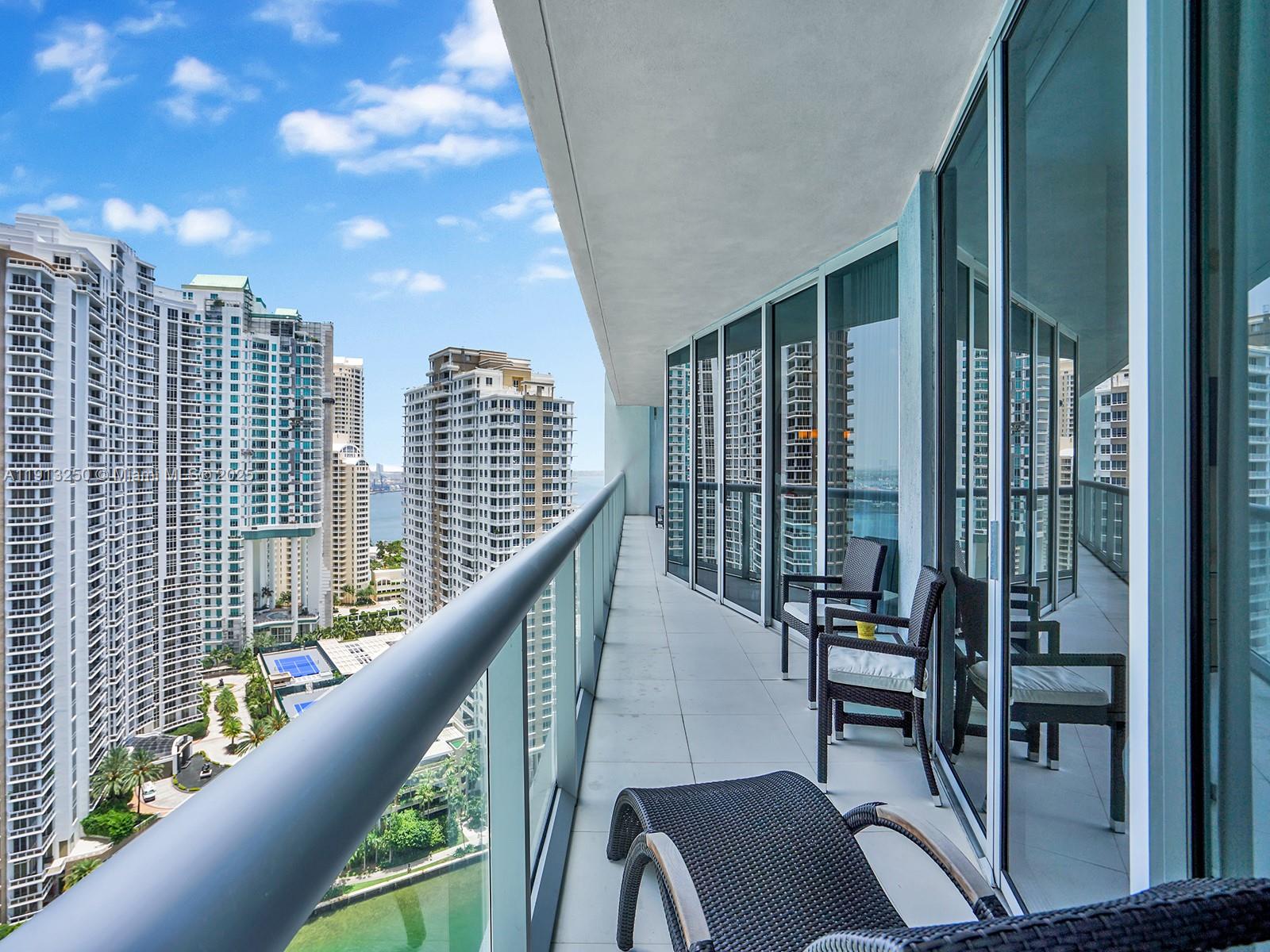 495 Brickell Ave # 2504