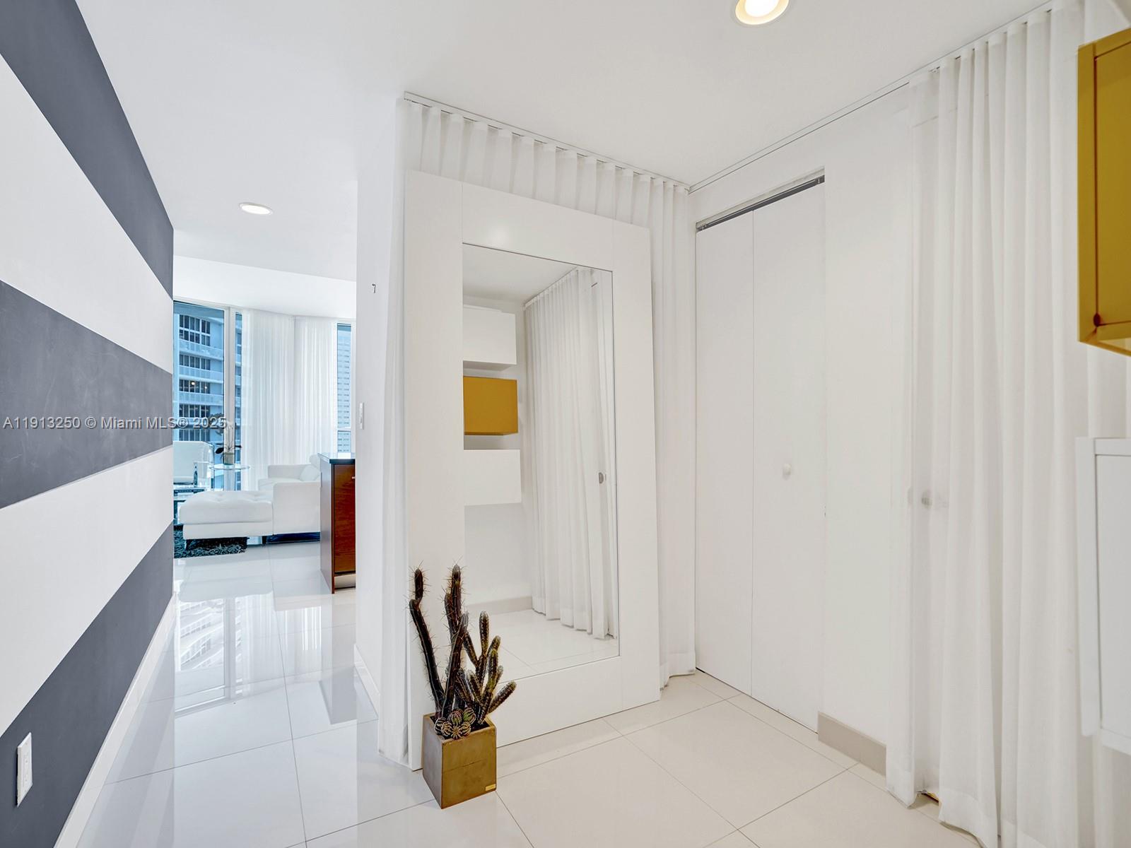 495 Brickell Ave # 2504