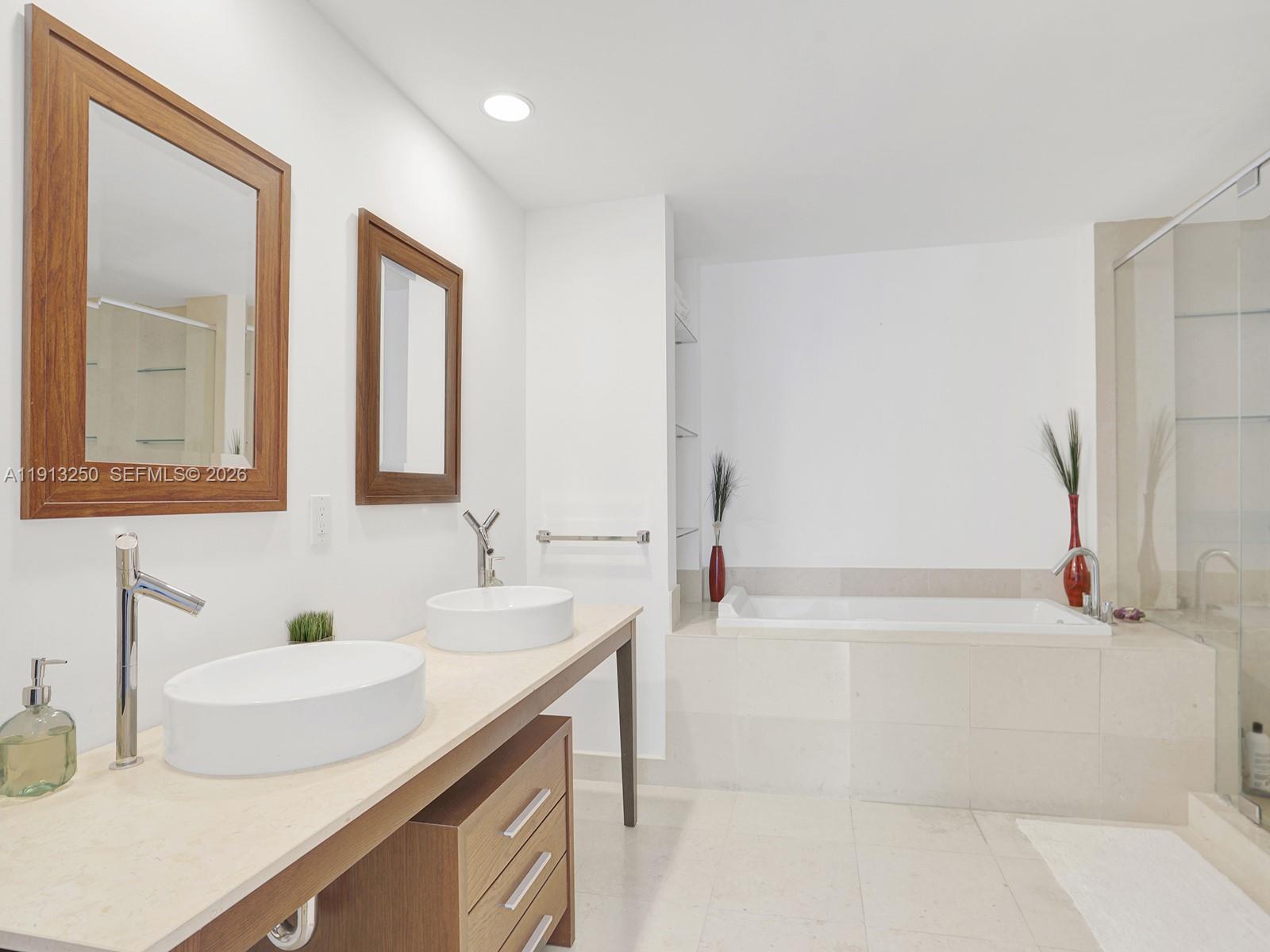 495 Brickell Ave # 2504