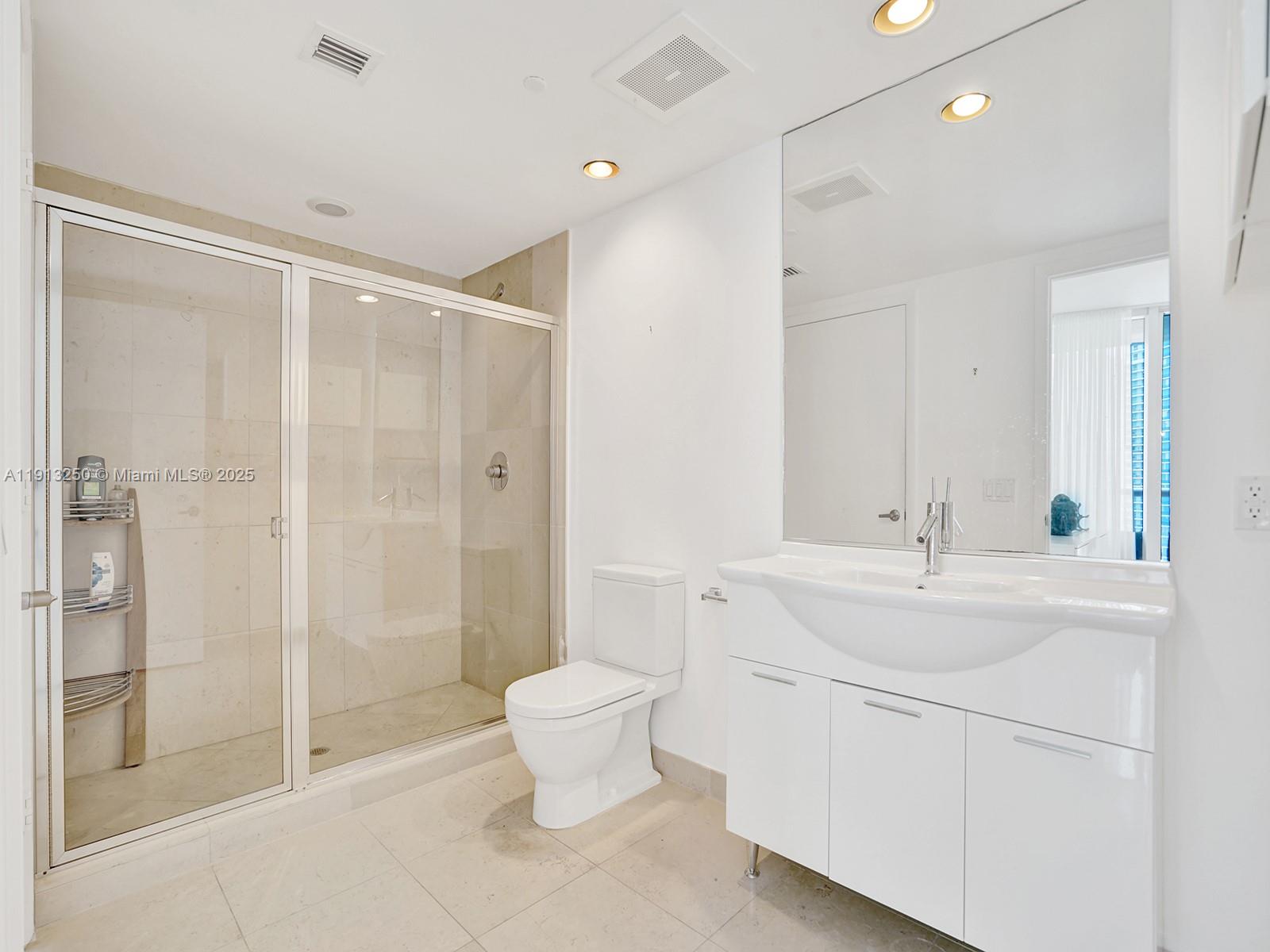 495 Brickell Ave # 2504