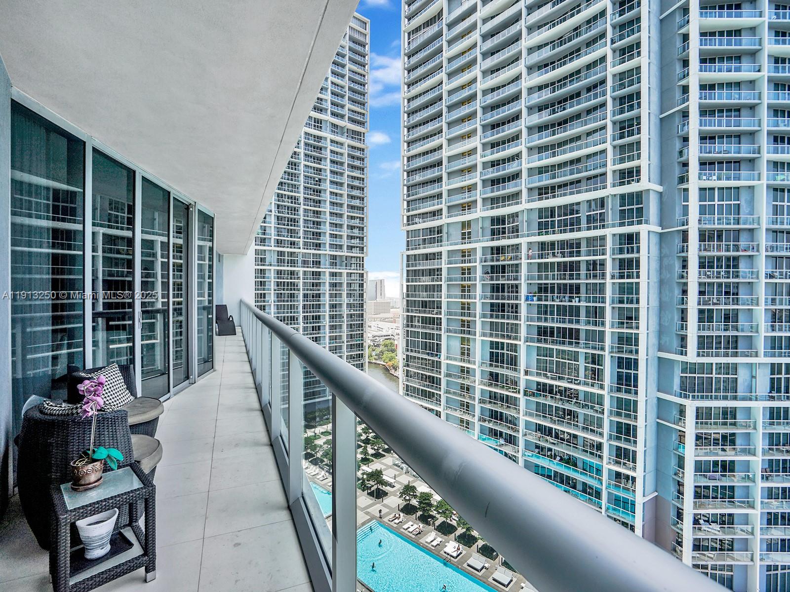 495 Brickell Ave # 2504