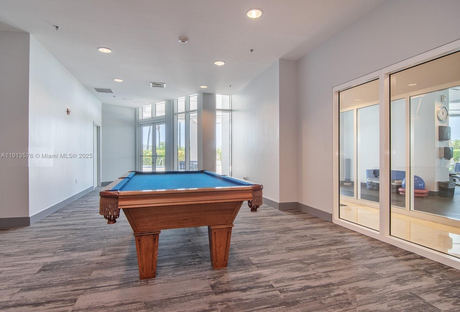 6515 Collins Ave # 1007