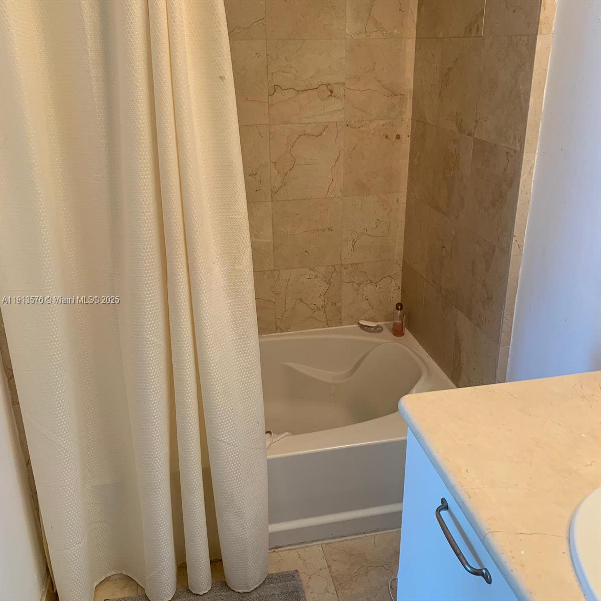 6515 Collins Ave # 1007