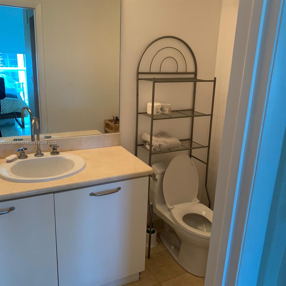 6515 Collins Ave # 1007