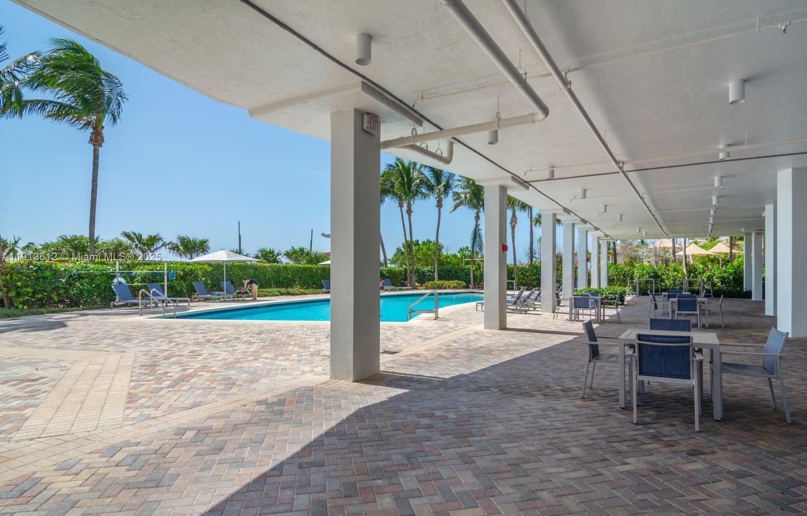 6515 Collins Ave # 1007