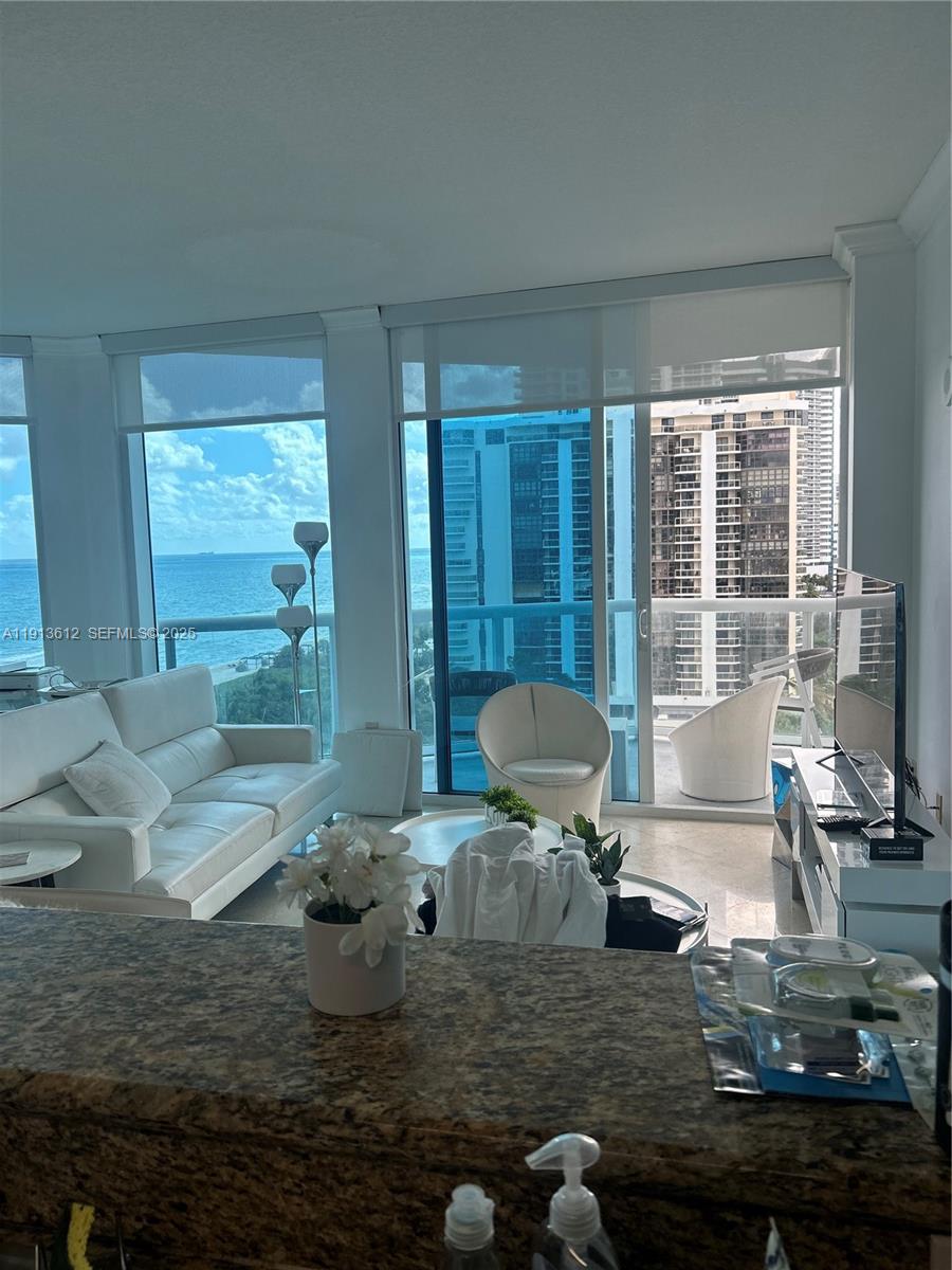 6515 Collins Ave # 1007