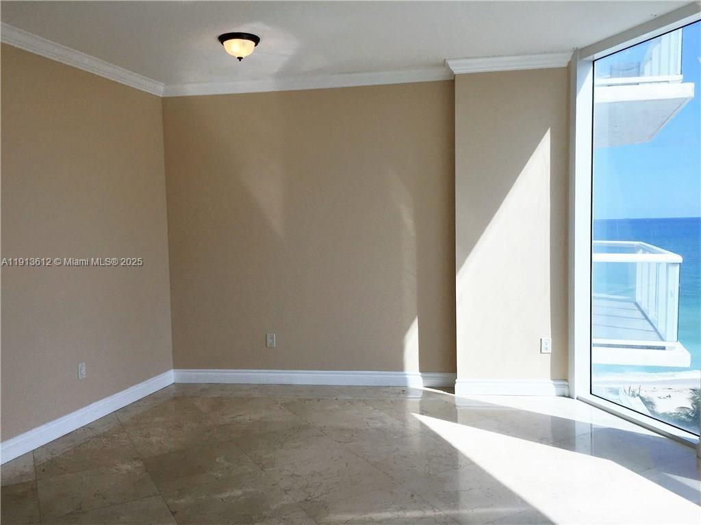 6515 Collins Ave # 1007