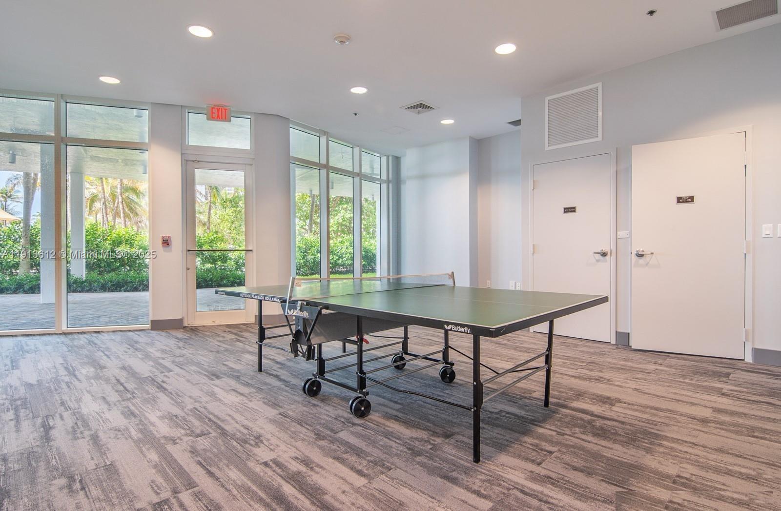 6515 Collins Ave # 1007