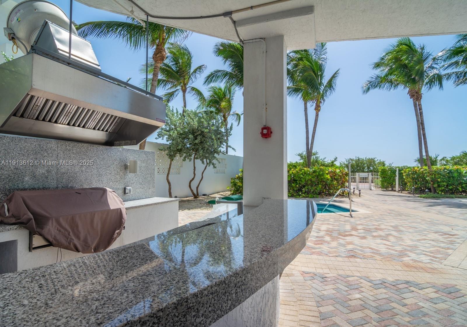 6515 Collins Ave # 1007