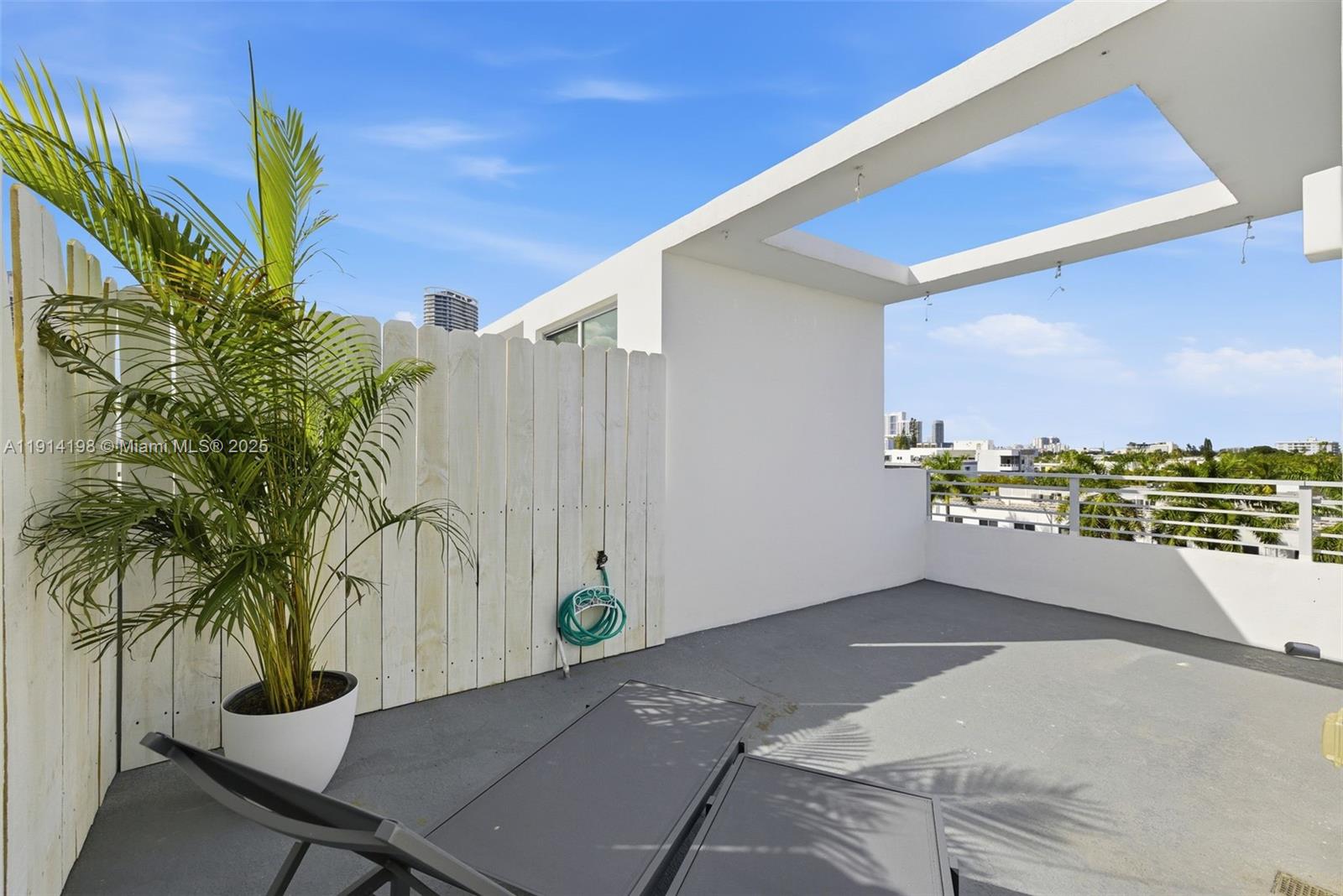 421 Meridian Ave # 16