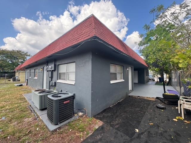 7810 SW 10th St
