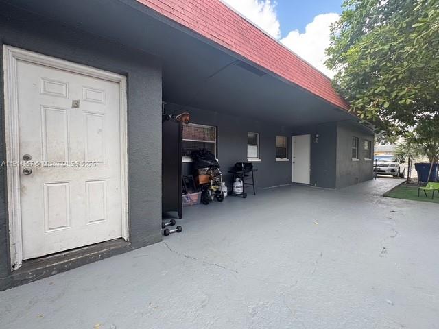 7810 SW 10th St