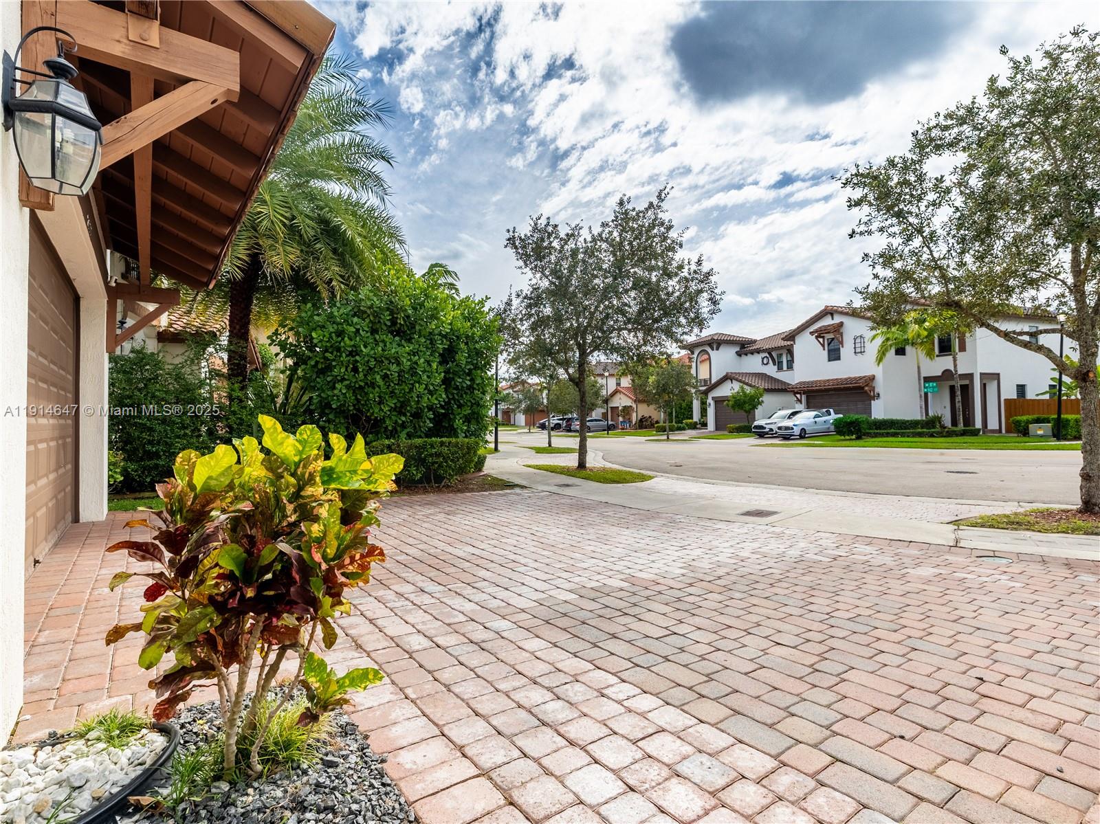 8777 NW 102nd Ct
