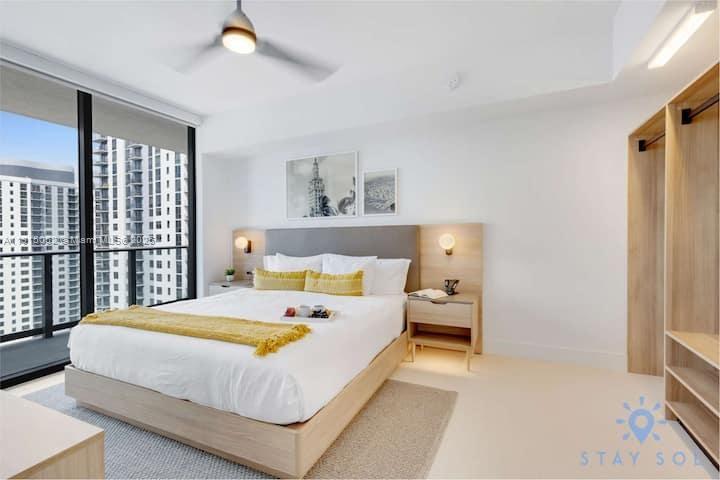 159 NE 6th St # 3004