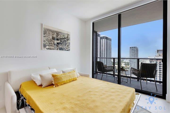 159 NE 6th St # 3004