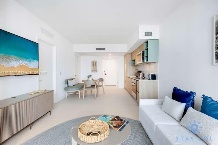 159 NE 6th St # 3004