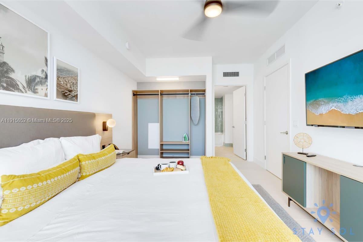 159 NE 6th St # 3004