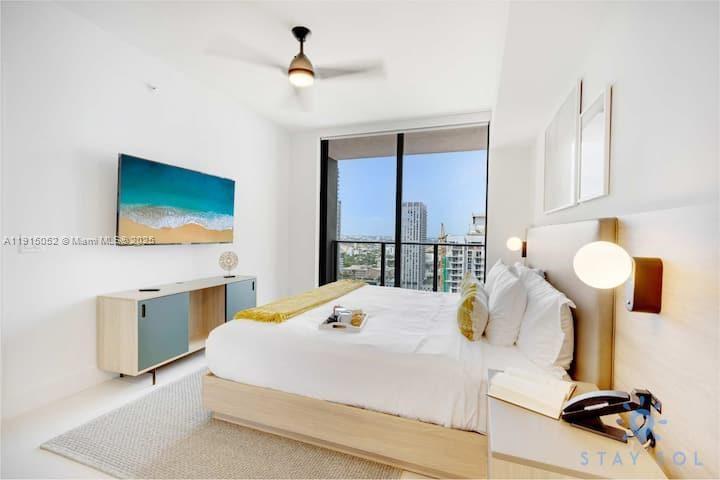 159 NE 6th St # 3004