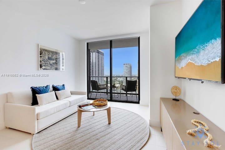 159 NE 6th St # 3004