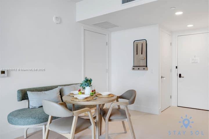 159 NE 6th St # 3004