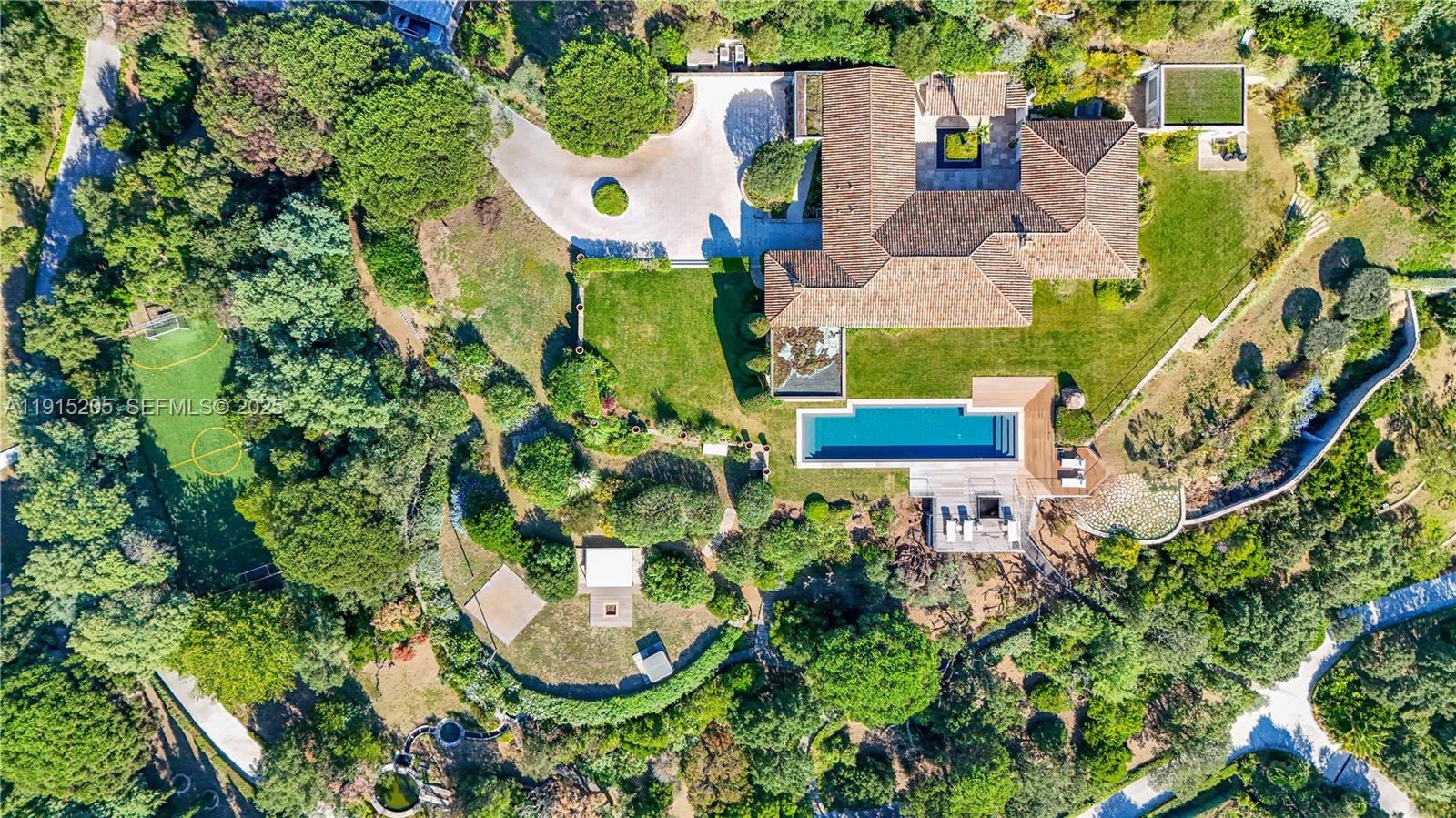 Allee Des Palmiers La belle