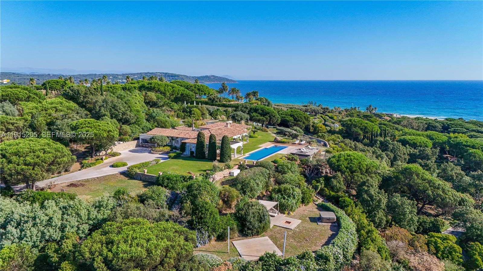 Allee Des Palmiers La belle