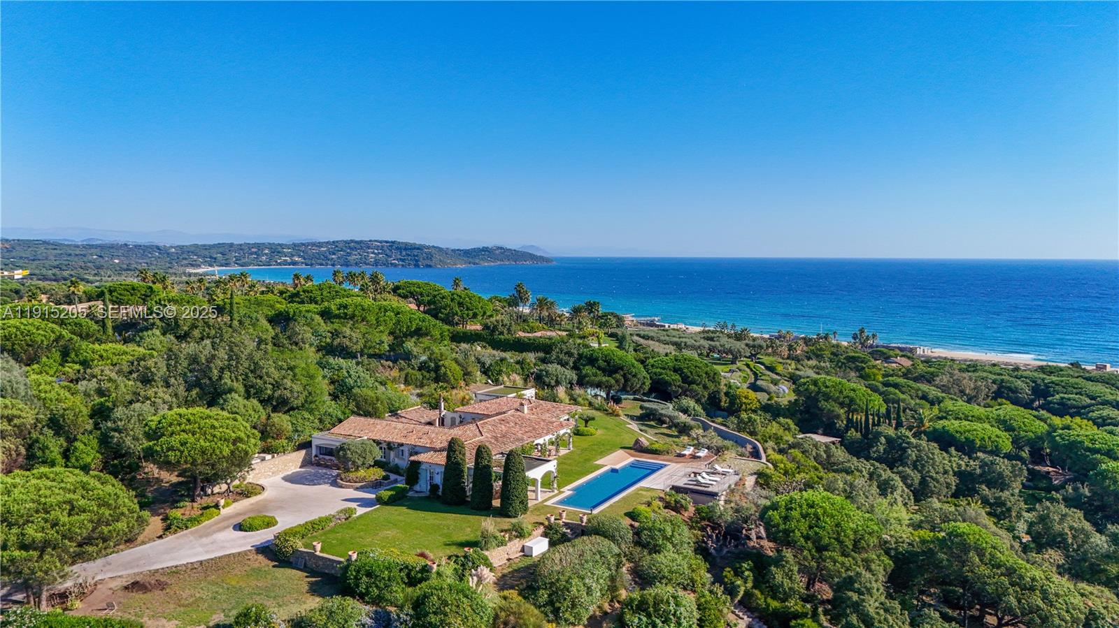 Allee Des Palmiers La belle