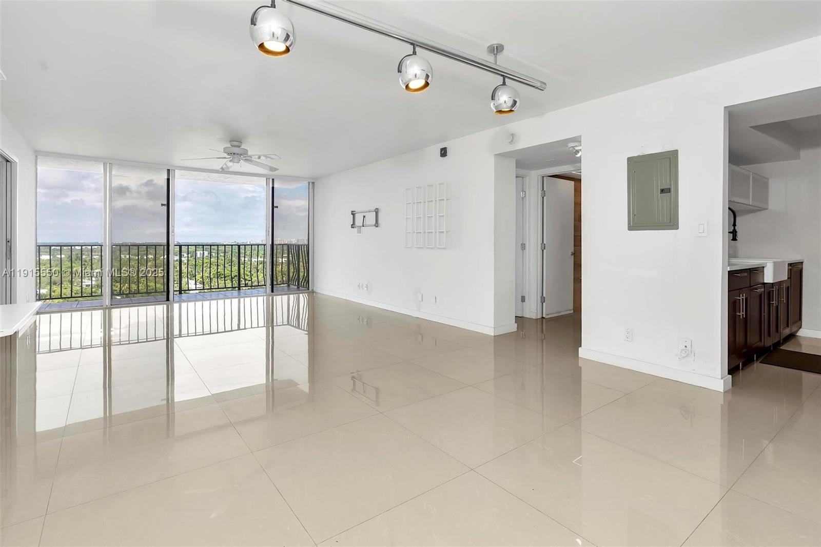780 NE 69th St # 1408