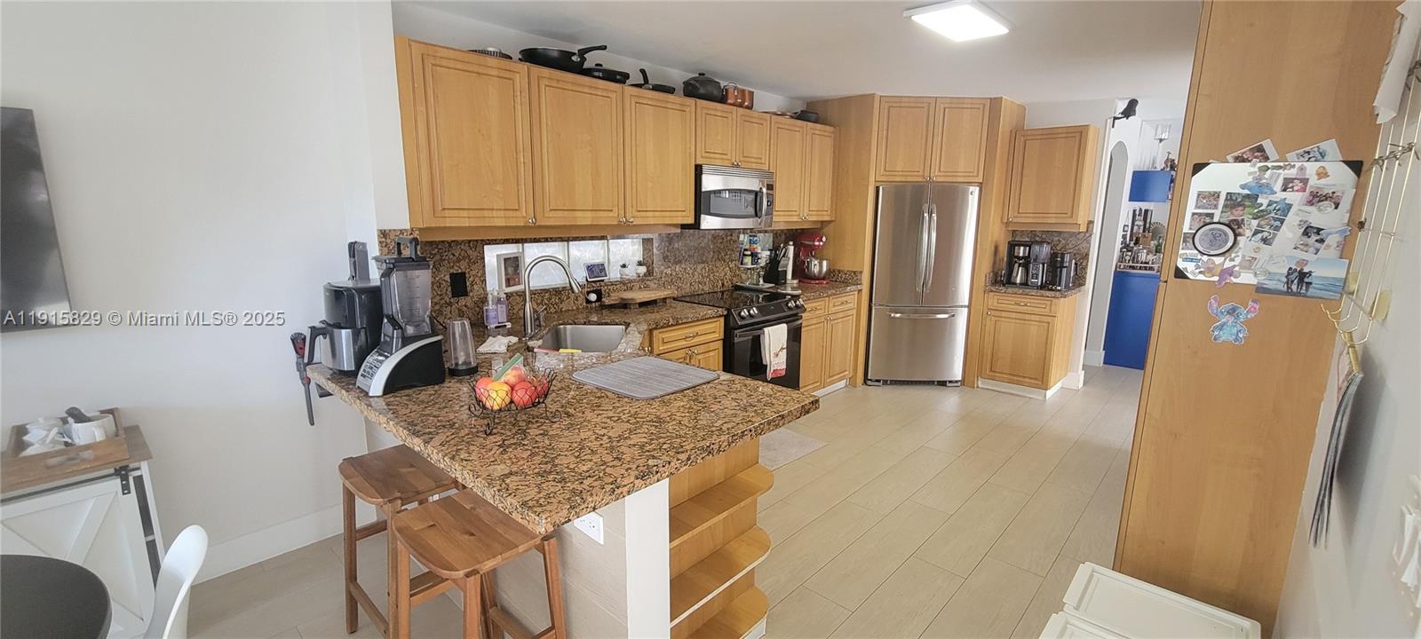 1055 Yellow Birch Ter