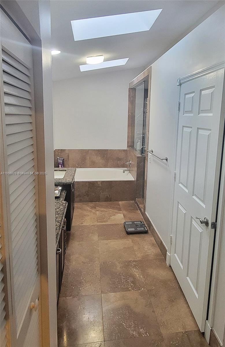 1055 Yellow Birch Ter