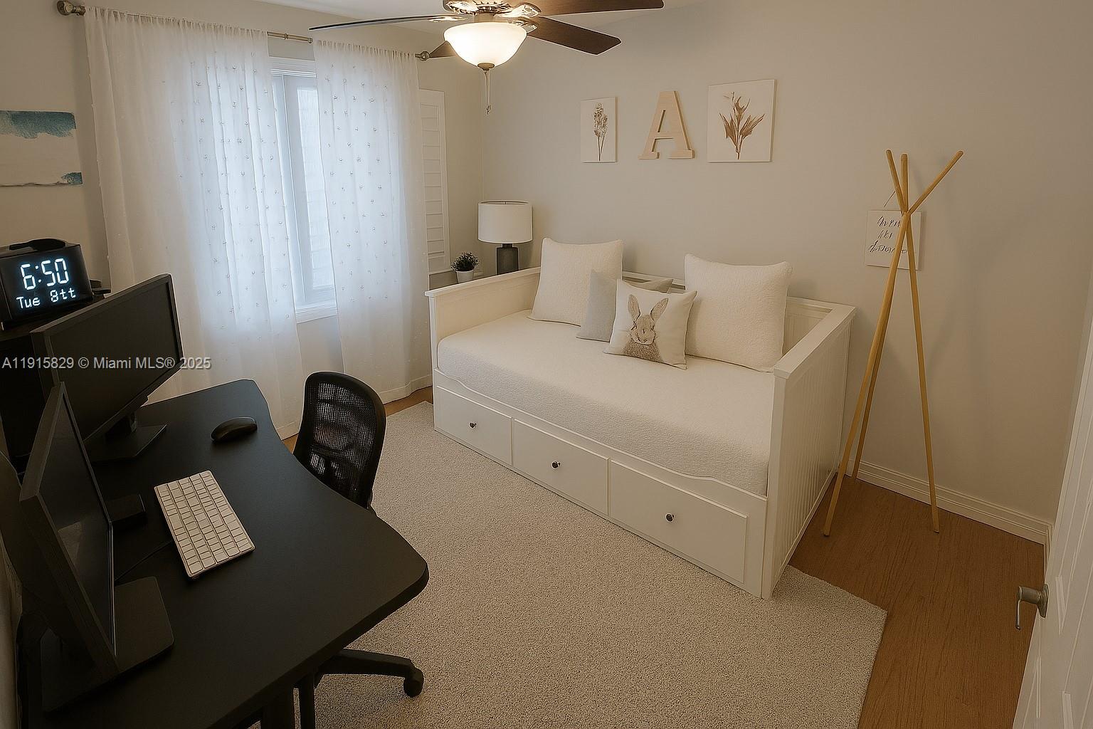1055 Yellow Birch Ter