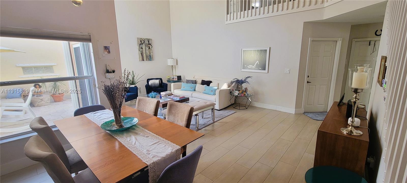1055 Yellow Birch Ter