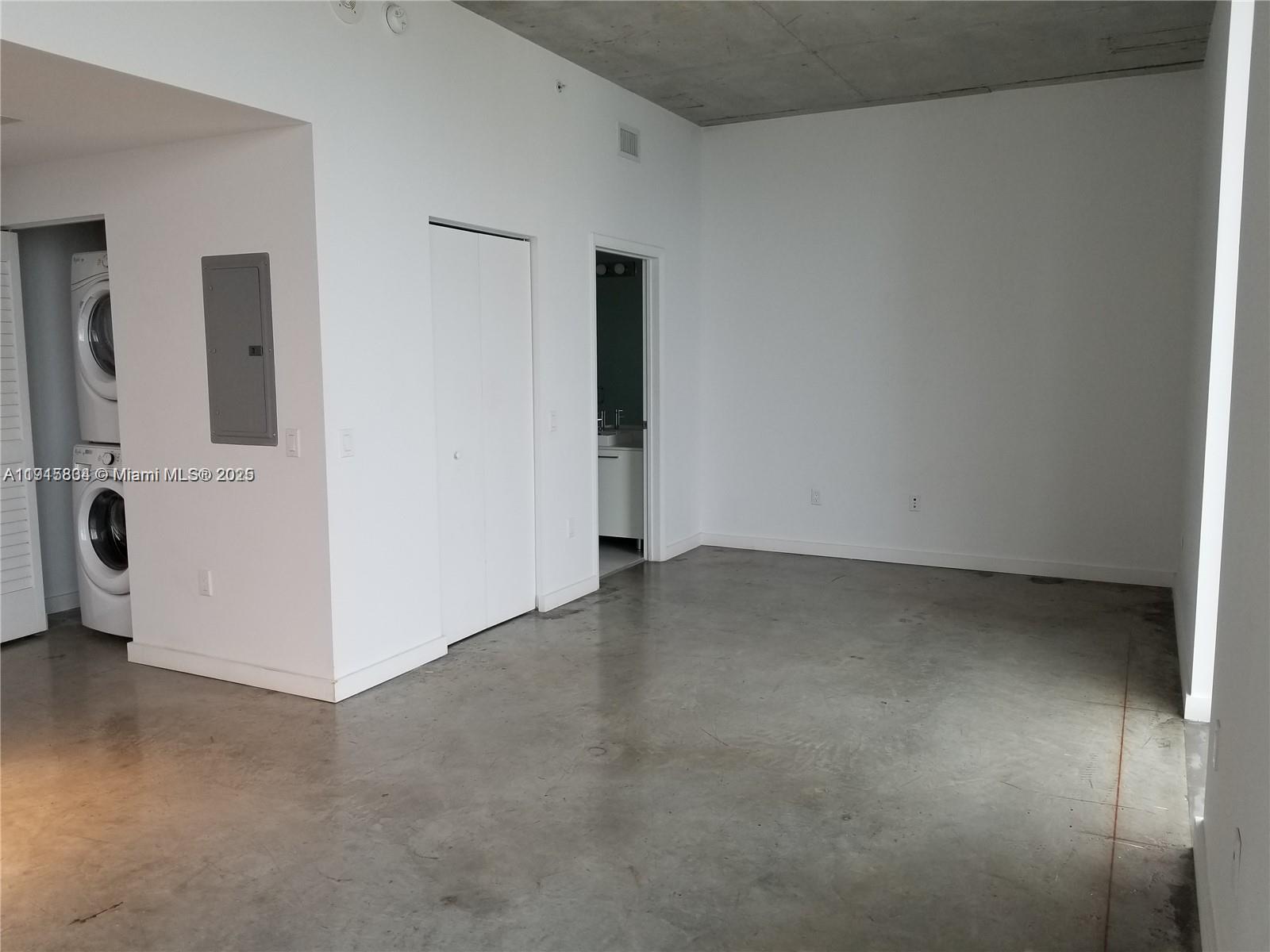 151 SE 1st St # 2604