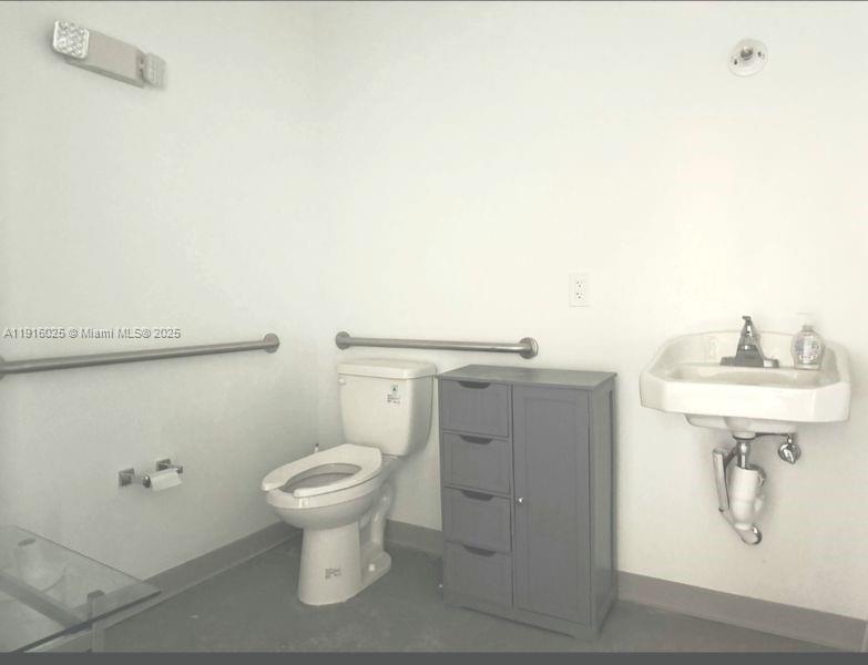 1201 20th St # 4 Unit: CU-4