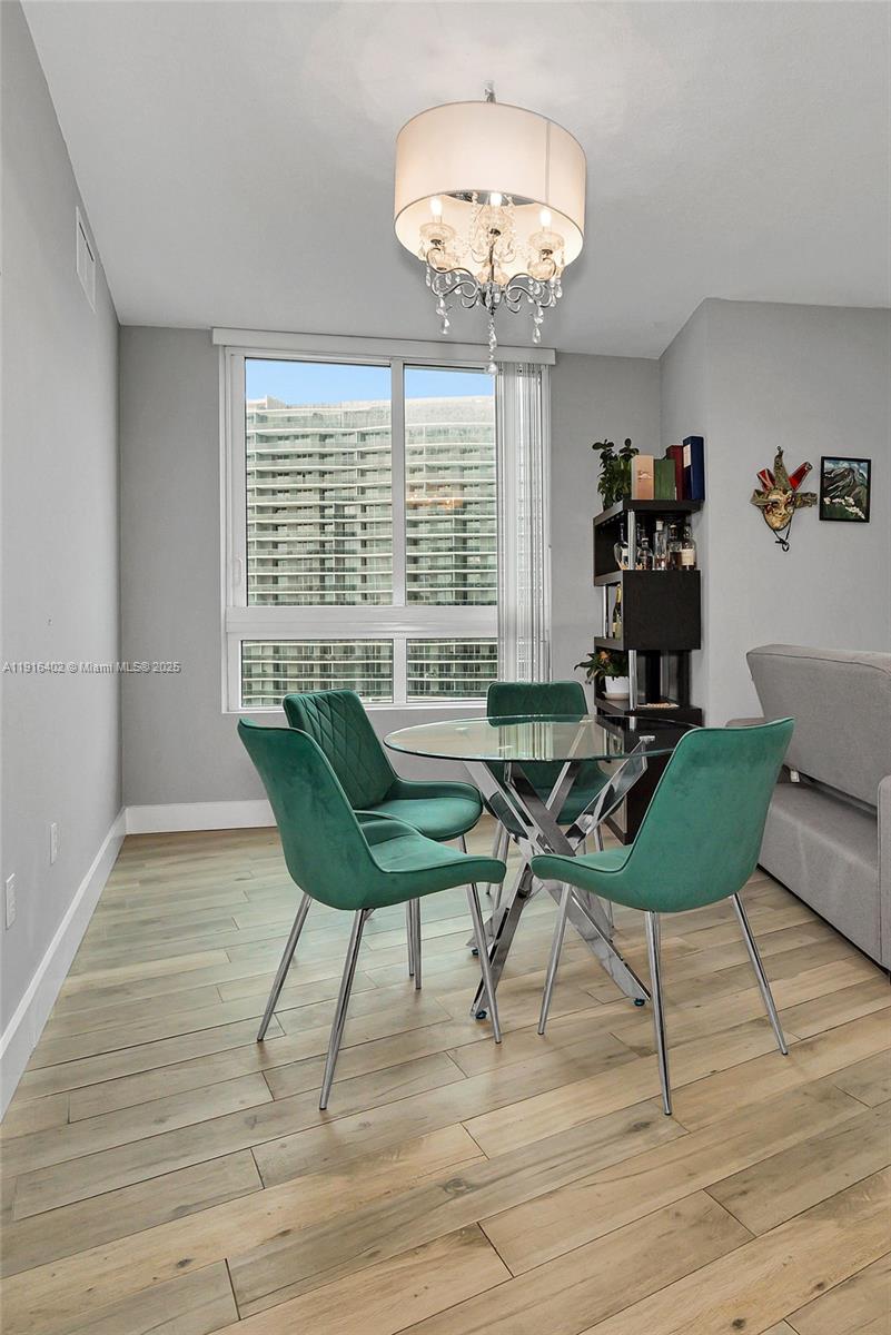 1900 N Bayshore Dr # 4019