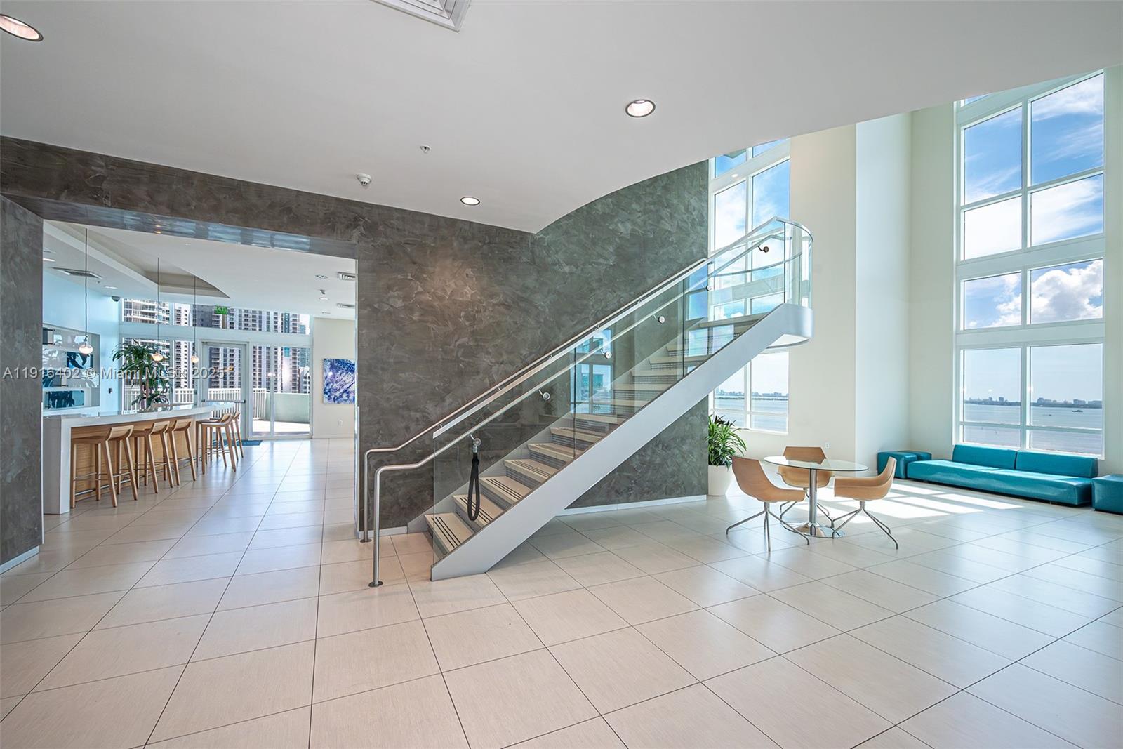 1900 N Bayshore Dr # 4019