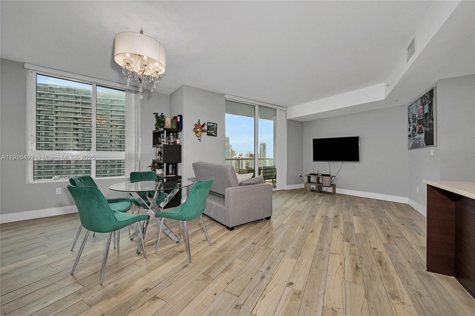 1900 N Bayshore Dr # 4019