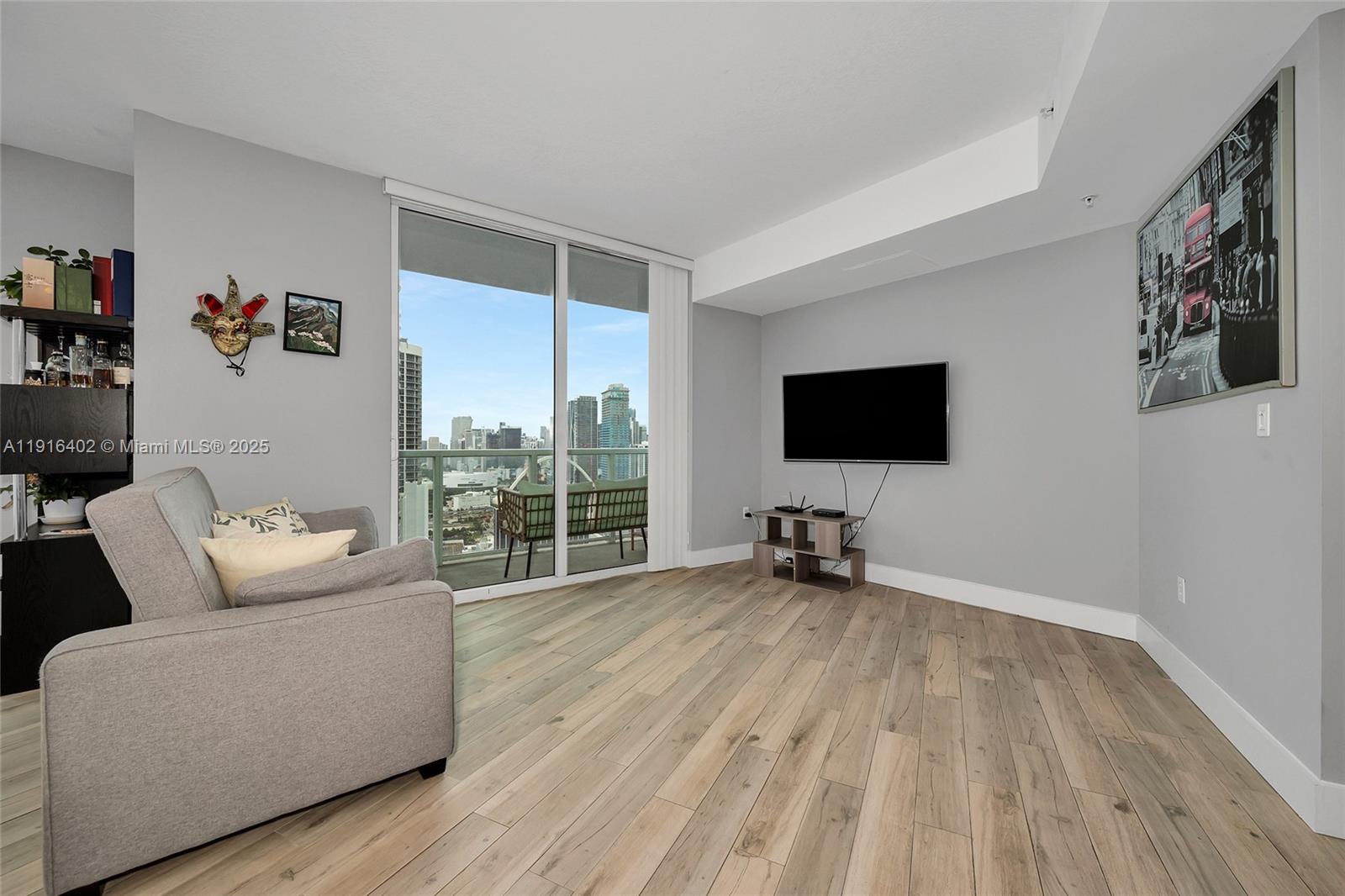 1900 N Bayshore Dr # 4019