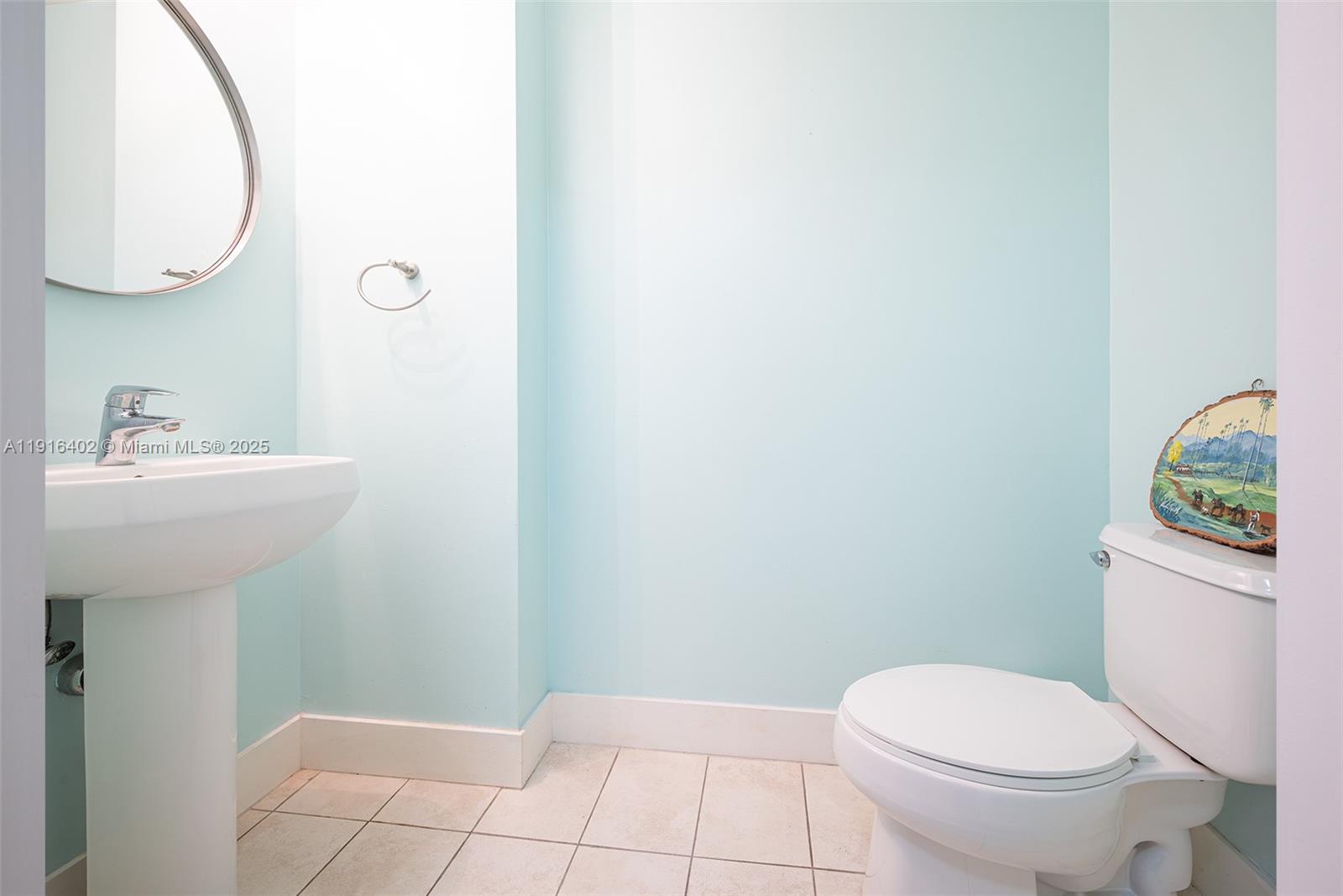 1900 N Bayshore Dr # 4019