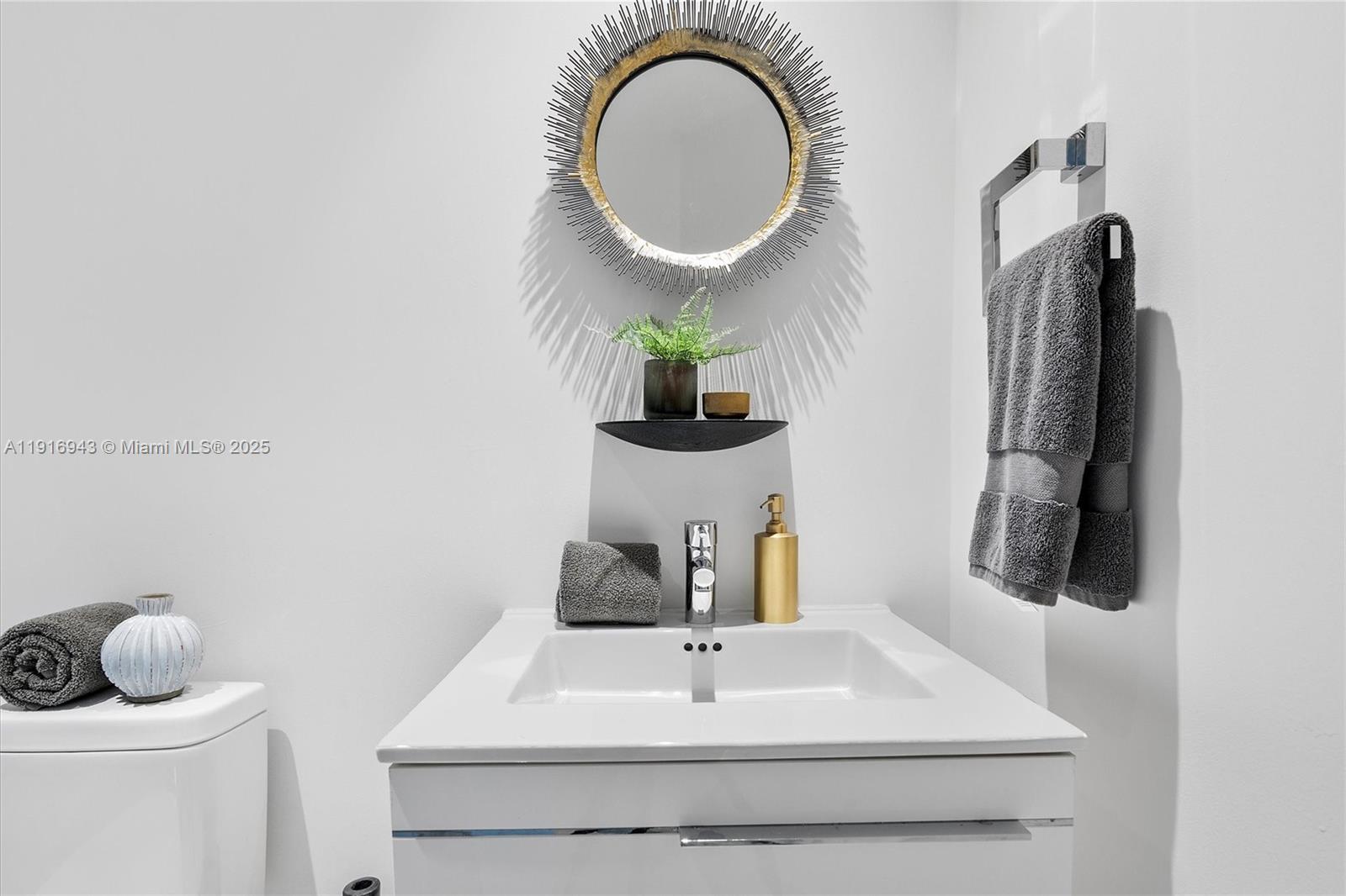 17301 Biscayne Blvd # 2202